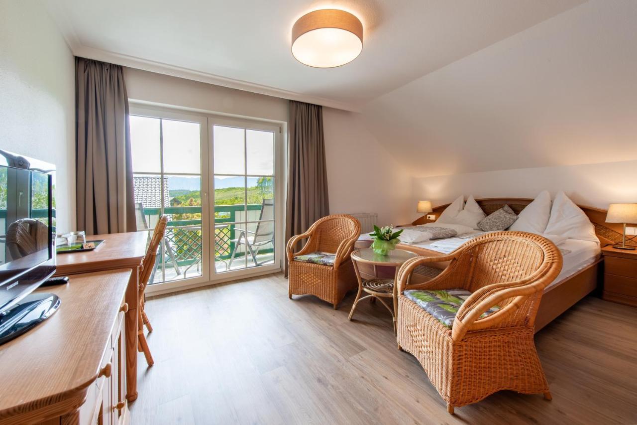 Hotel Irmgard Strass im Attergau Exterior photo