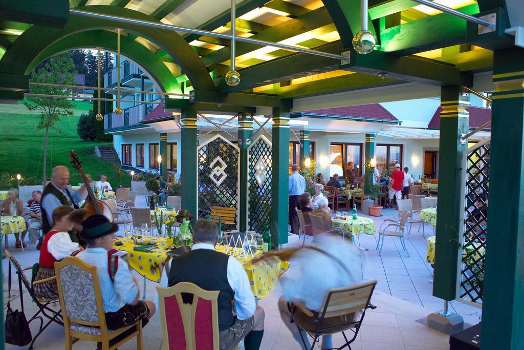 Hotel Irmgard Strass im Attergau Exterior photo