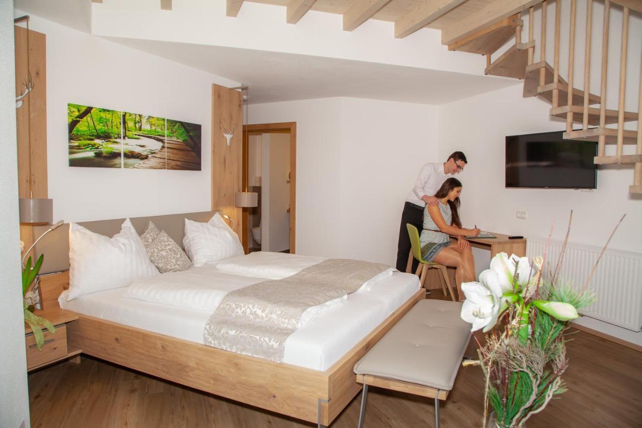 Hotel Irmgard Strass im Attergau Exterior photo