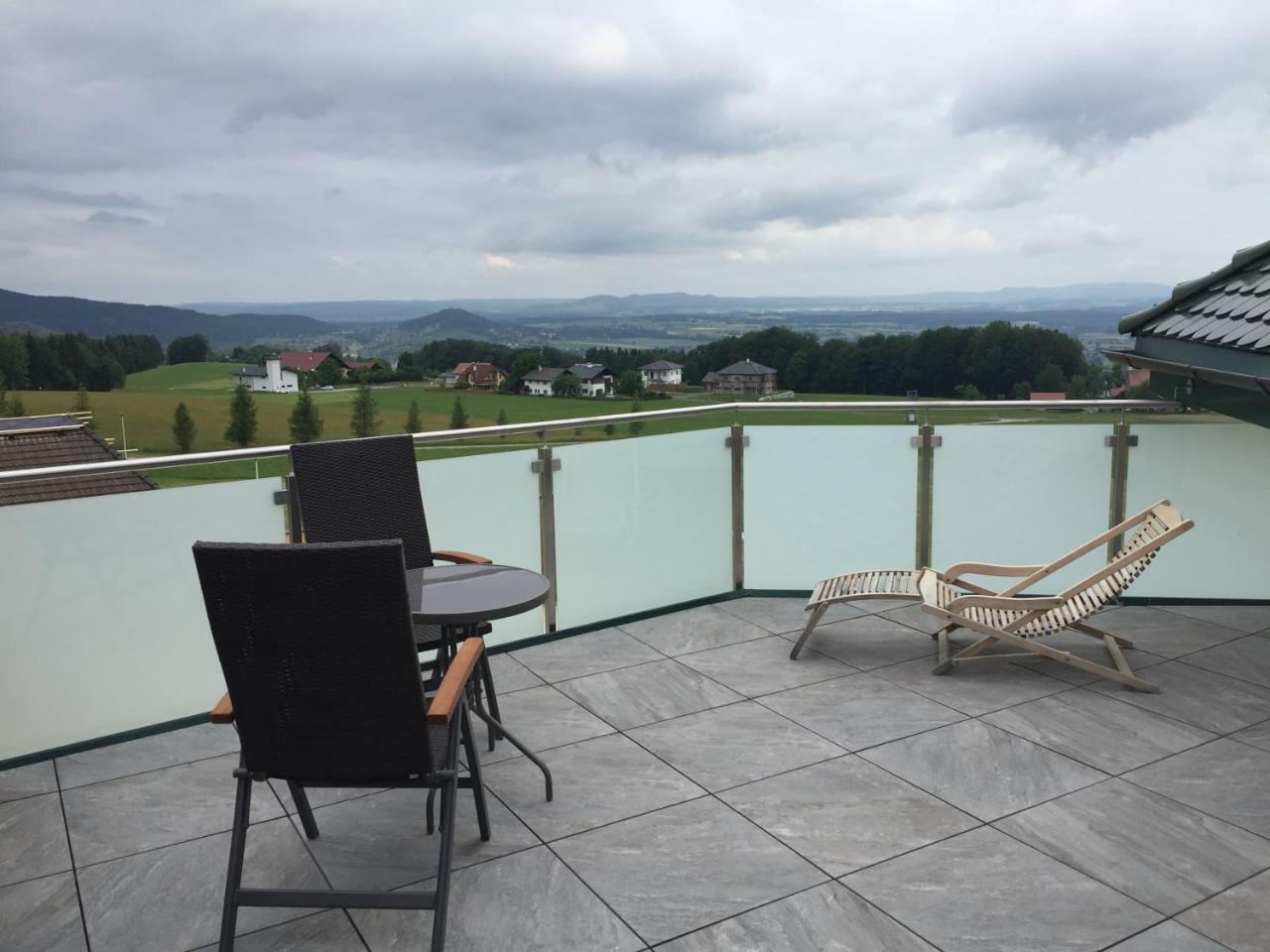 Hotel Irmgard Strass im Attergau Exterior photo