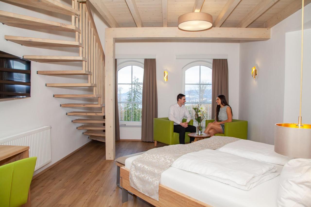 Hotel Irmgard Strass im Attergau Exterior photo