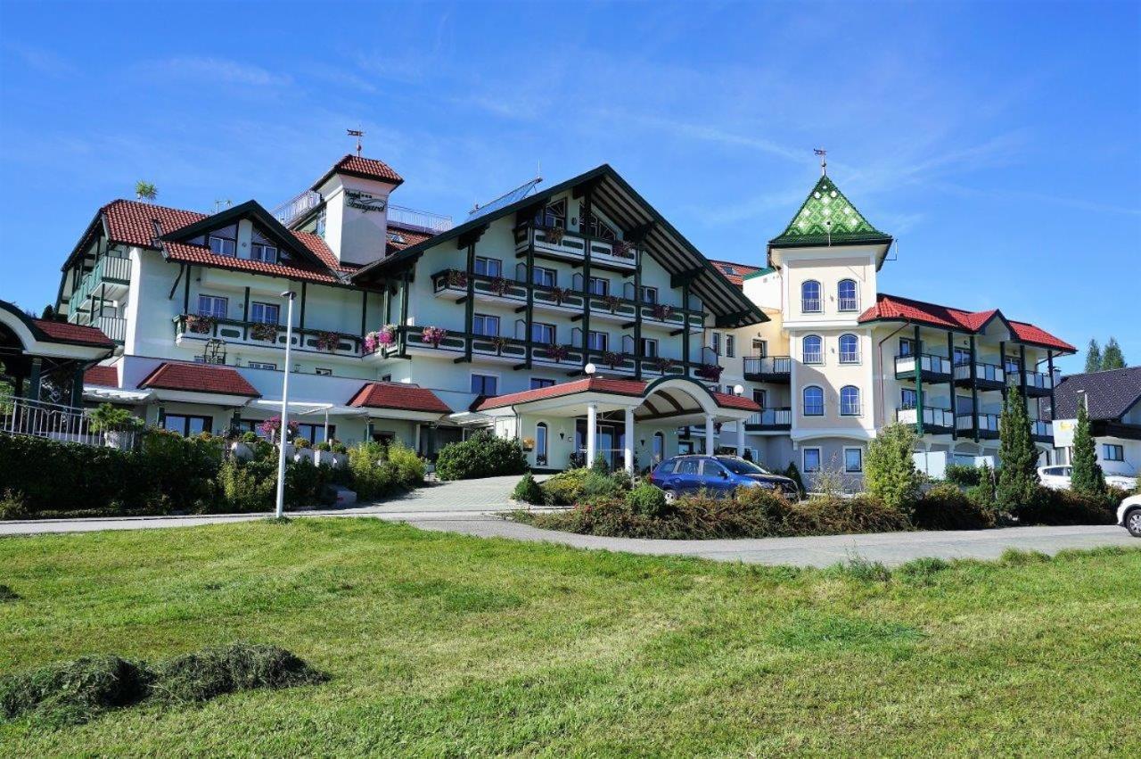 Hotel Irmgard Strass im Attergau Exterior photo